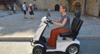 Ρόδος: Ηλεκτρικά αμαξίδια για τα άτομα με αναπηρίες από την ΚοινΣΕπ Ασκληπειάδες